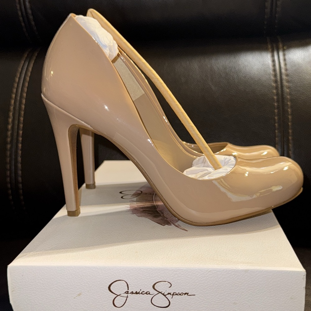 JESSICA SIMPSON "Calie" High Heel Shoes Size 6.5 M Tan Round Toe Nr Nu Perfect